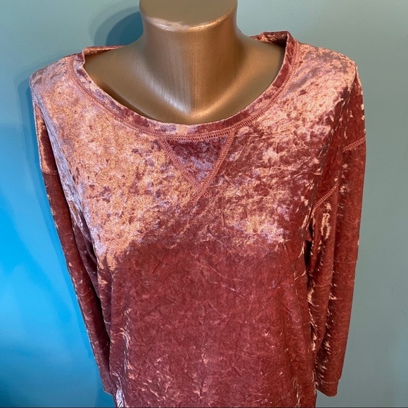 Cabin Fever‎ long  sleeved top - Picture 2 of 10